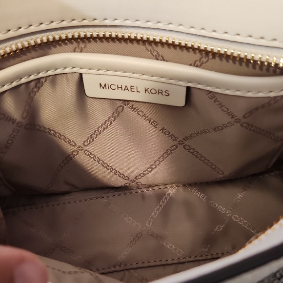 Michael Kors Cream Crossbody Bag - Picture 8 of 12